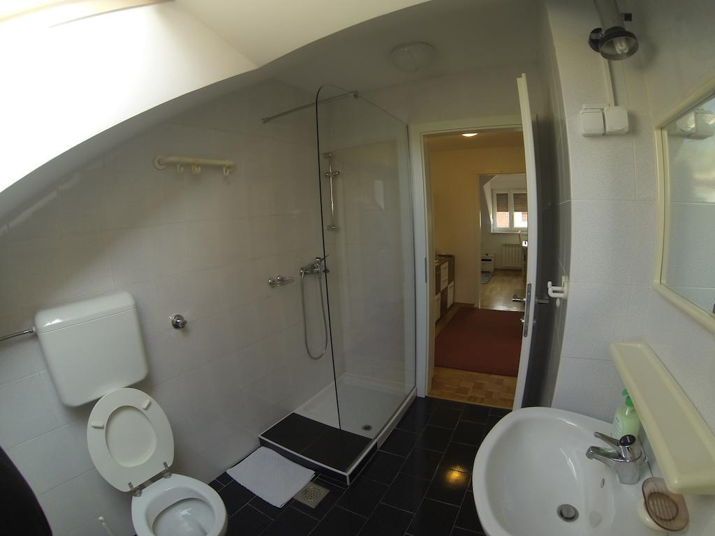 Rooms & Apartment Mira G. 포스토이나 객실 사진